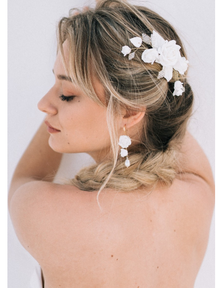 Boucles d'oreilles mariée "rosalie" avec fleurs et perles nacrée