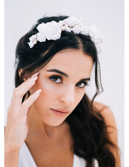 Couronne mariage moderne "Rosie" avec roses et perles