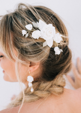 Peigne mariée "Rosalie" avec fleurs, feuillages et cristaux