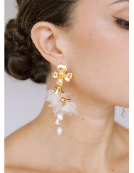 Boucles d'oreilles "Flora" avec attache fleur et perles