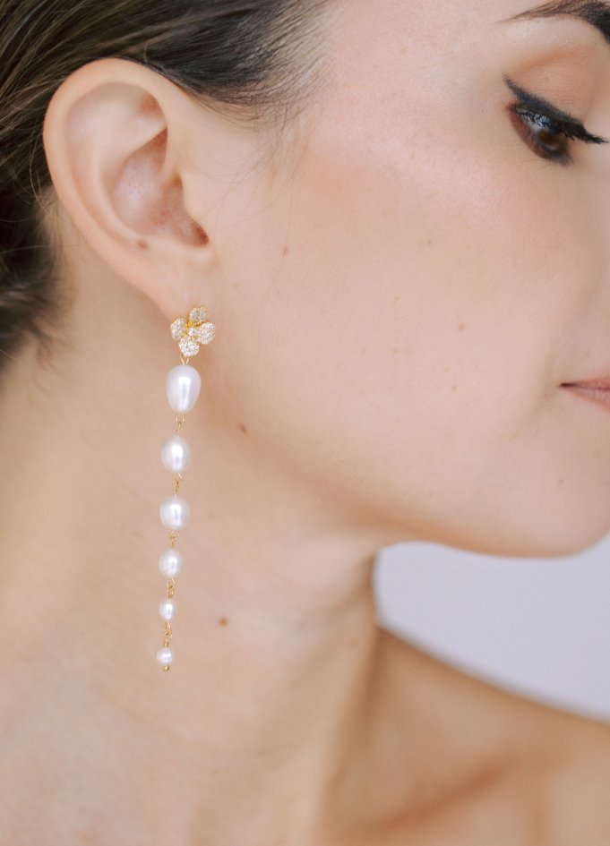 Longues boucles d'oreilles mariée "Danaé" avec perles d'eau douce