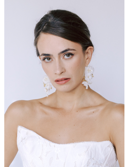 Boucles d'oreilles "Constance" avec fleurs en soie et perles