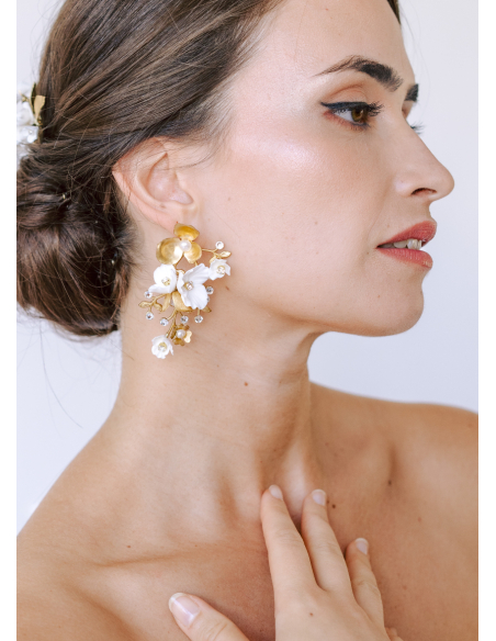 Boucles d'oreilles mariée "Lucia" avec fleurs esprit Bridgerton