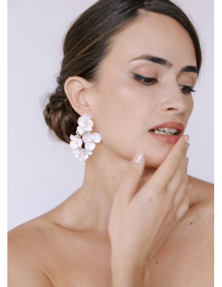 Boucles d'oreilles mariée "Ana" avec fleurs esprit Bridgerton