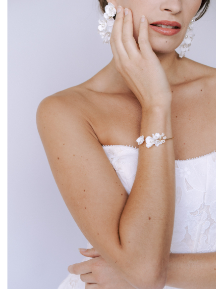 Boucles d'oreilles mariée "Ana" avec fleurs esprit Bridgerton