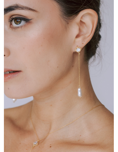 Boucles d'oreilles pendantes "Agathe" avec perles baroques