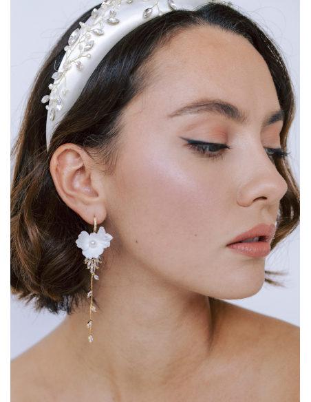 Boucles d'oreilles mariées "Suzie" pendantes et strassées
