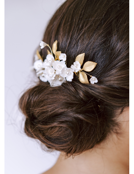 Peigne mariée "Lucia" avec fleurs aspect porcelaine