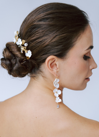 Peigne de mariée "Mia" avec fleurs, feuillages et strass 2