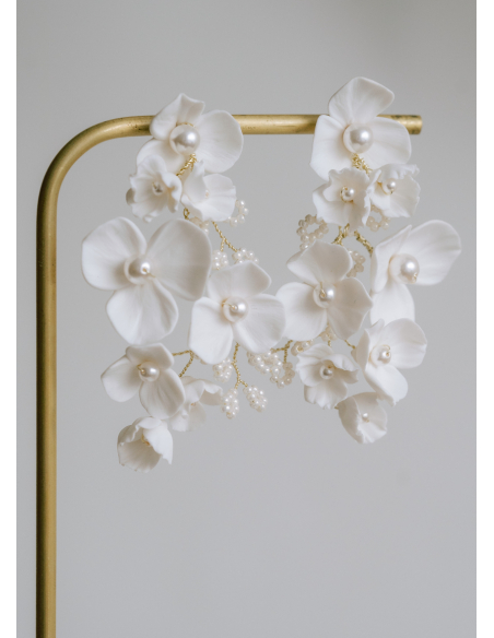 Boucles d'oreilles mariée "Ana" avec fleurs esprit Bridgerton