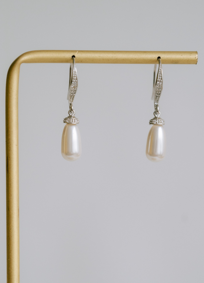 Boucles d'oreilles mariée "hannah" avec perles et dormeuses strassées