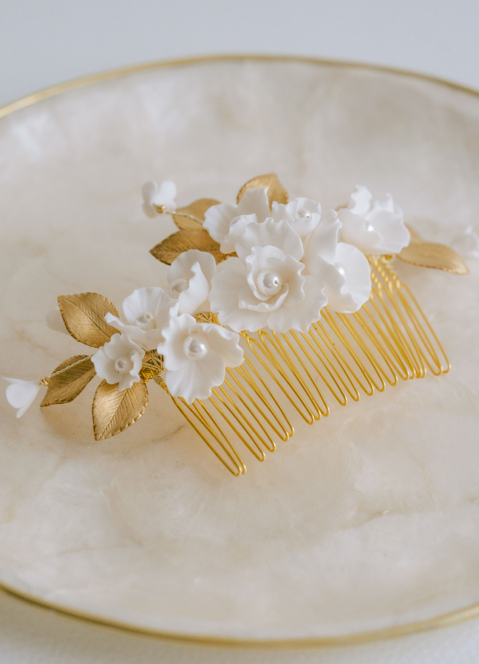 Peigne mariée "Lucia" avec fleurs...