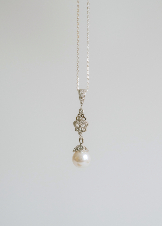 "Clélie" collier de mariée avec pendentif rétro et perle