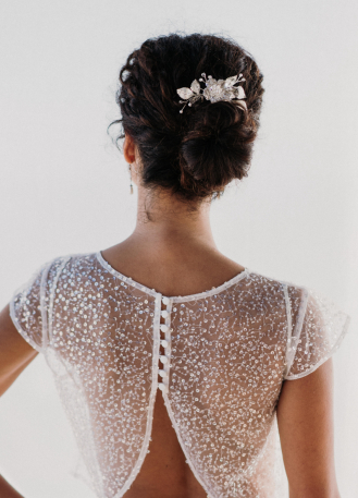 Peigne mariée "Fantine" avec fleurs, feuillages et cristaux 2