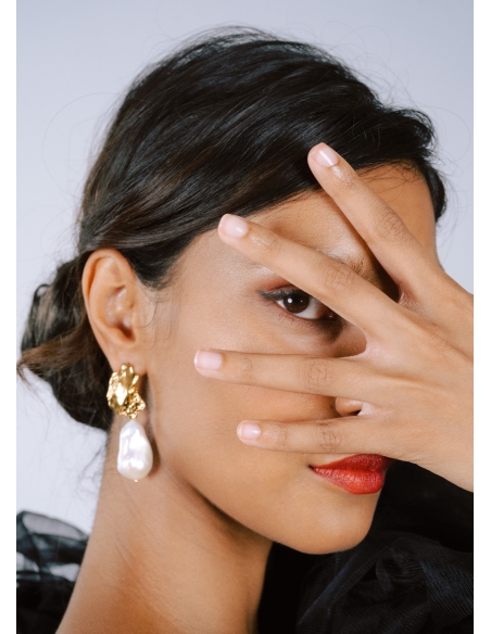 Boucles d'oreilles "Mira" moderne avec perles d'eau douce