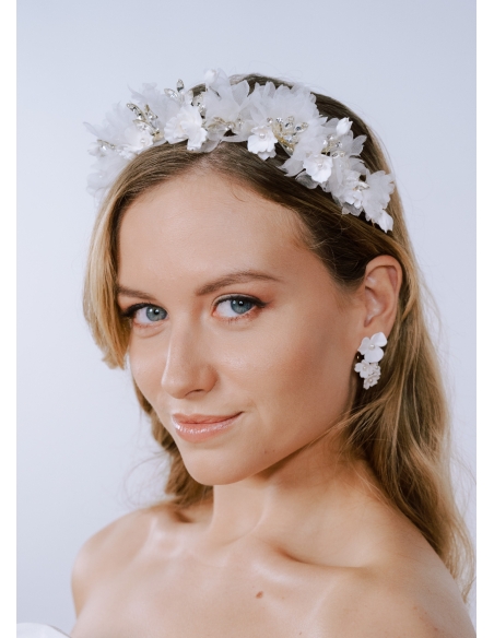 Couronne coiffure mariage "Flore" avec fleurs porcelaine et soie