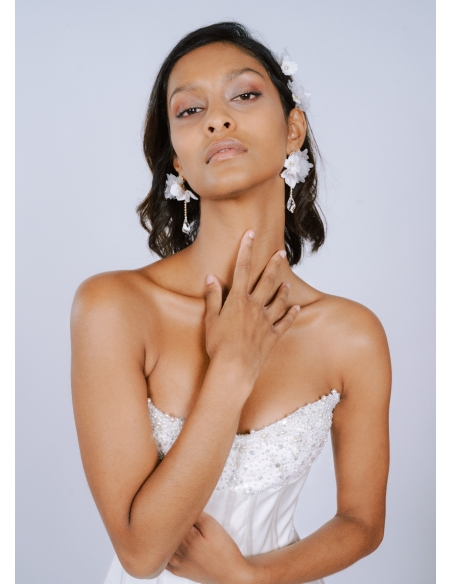 Boucles d'oreilles mariée "Florella" avec fleurs et cristaux