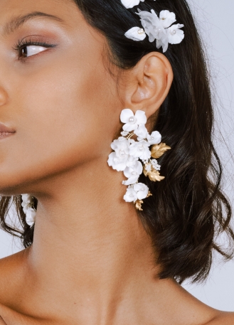 Boucles d'oreilles mariée "Giovana" avec fleurs esprit...