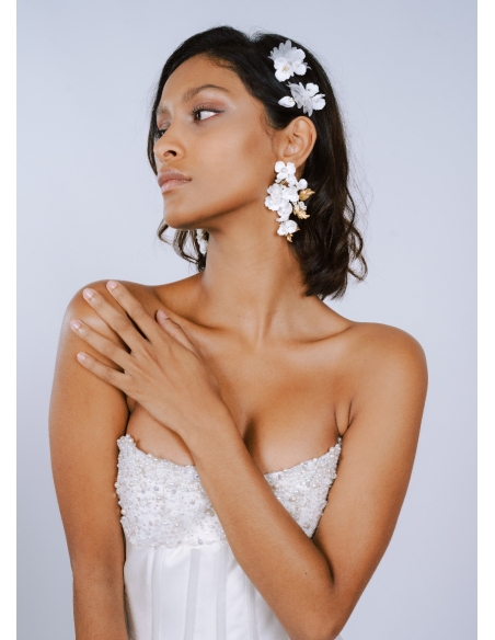 Boucles d'oreilles mariée "Giovana" avec fleurs esprit Bridgerton