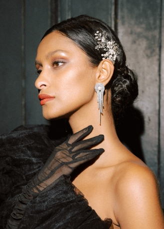 Boucles d'oreilles "Holly" avec chaine strass et perles... 2