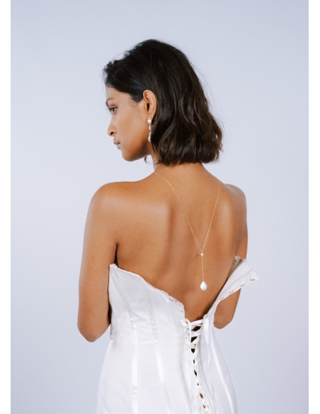 "Alva" Collier de mariée perle eau douce avec bijou robe dos nu