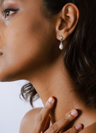 Boucles d'oreilles mariée "Lyana" petites et discrètes...