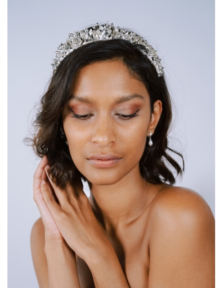 Boucles d'oreilles mariée "Lyana" petites et discrètes avec perles d'eau douce