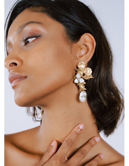 Boucles d'oreilles mariée "Fanchon" avec perles eau douce et fleurs