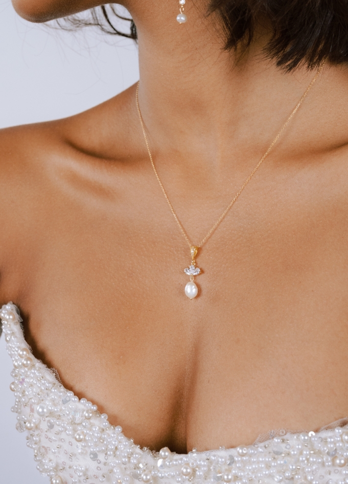 "Aïda" collier de mariée avec pendentif rétro et perle eau douce
