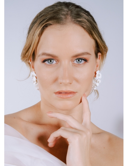 Boucles d'oreilles mariée "Anita" avec fleurs esprit Bridgerton