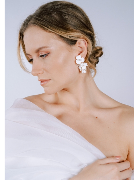 Boucles d'oreilles mariée "Anita" avec fleurs esprit Bridgerton