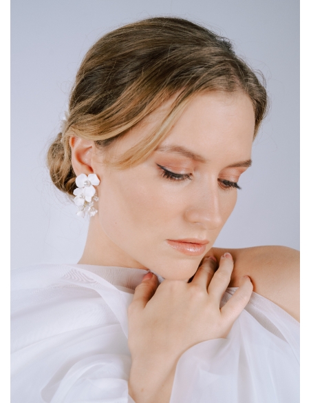 Boucles d'oreilles mariée "Anita" avec fleurs esprit Bridgerton