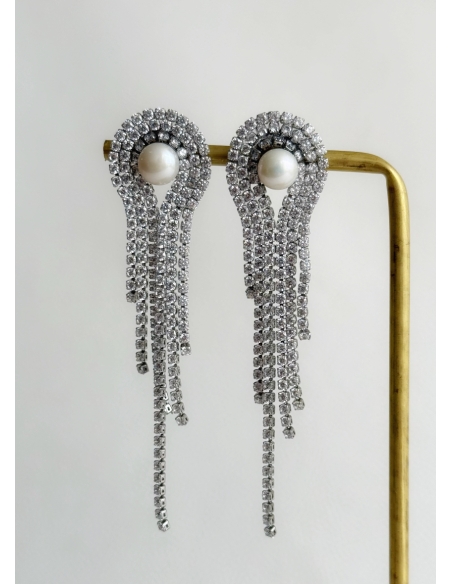 Boucles d'oreilles "Holly" avec chaine strass et perles d'eau douce