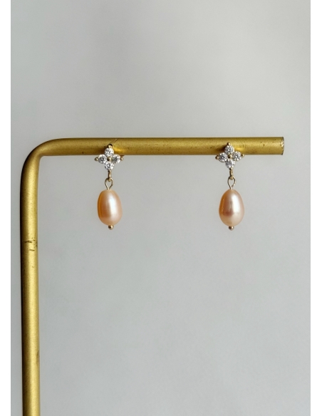 Boucles d'oreilles mariée "Aurora" petites et discrètes avec perles d'eau douce