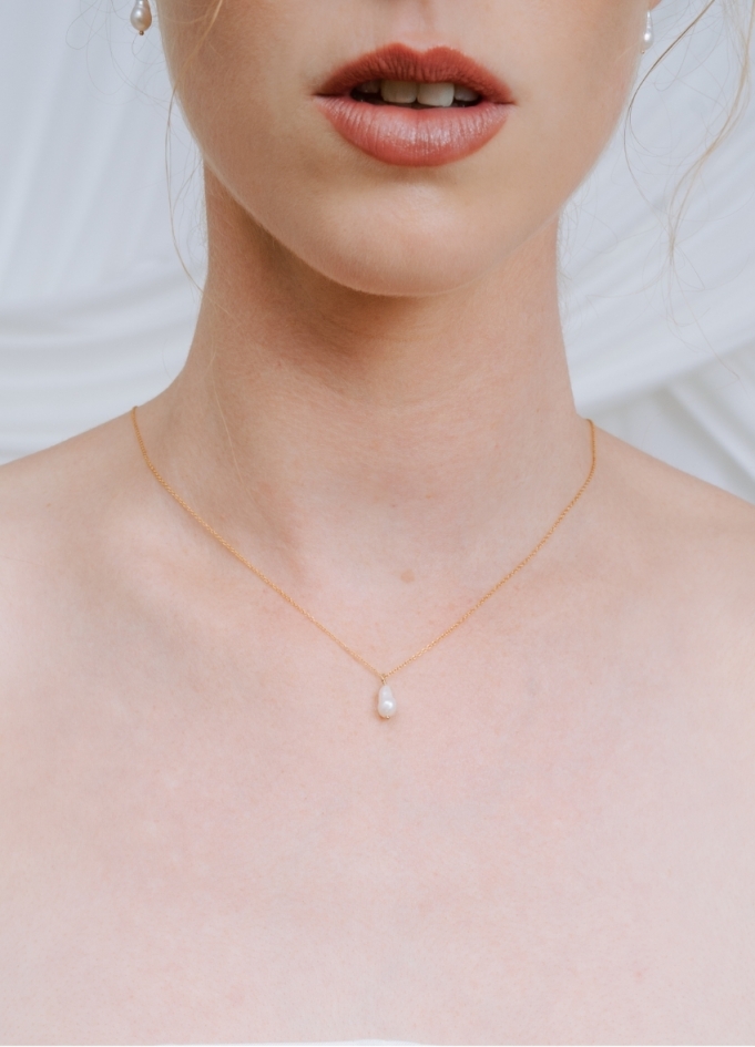 "Charline" Collier de dos avec perle...