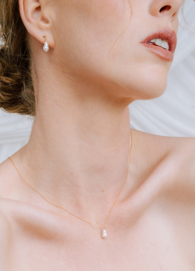 "Charline" Collier de dos avec perle...