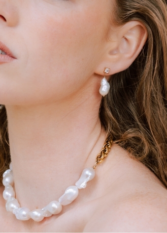 Boucles d'oreilles "Brune" moderne avec perles d'eau douce