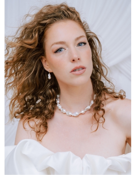 Boucles d'oreilles "Brune" moderne avec perles d'eau douce