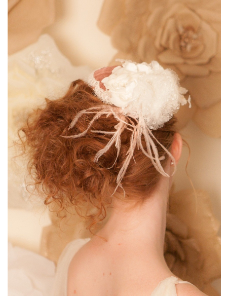 Bibi mariée XXL "Marie-Louise" avec fleurs, dentelle et plumes