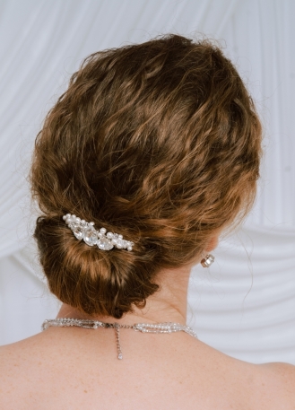 Peigne cheveux mariée "Alicia" avec perles et cristaux 2