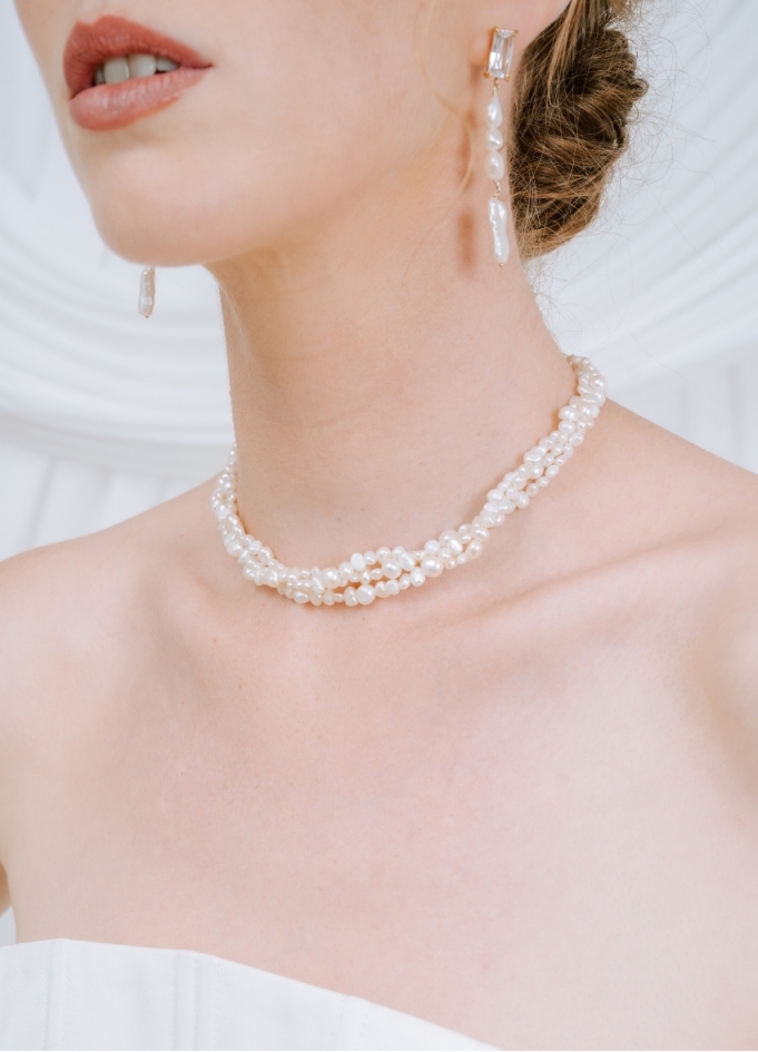 "Faustine" Collier choker en perles...