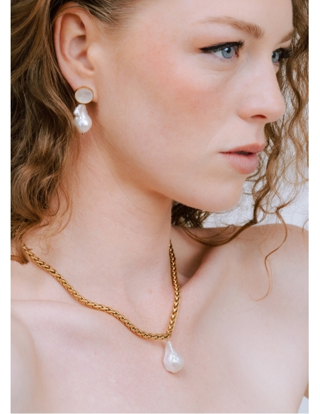 "Cloé" collier de mariée moderne avec perle eau douce baroque