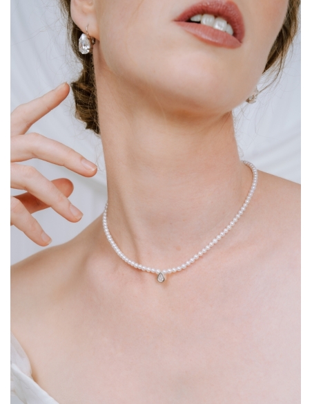 "Mathilde" Collier en perles d'eau douce avec petit pendentif rétro