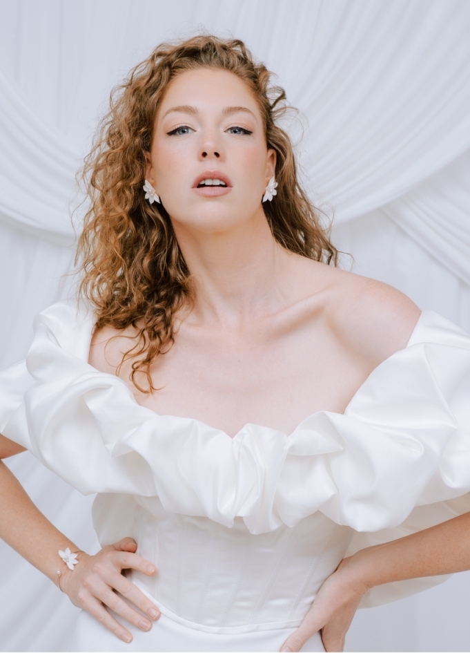 Clous d'oreilles "Livia" avec fleurs...