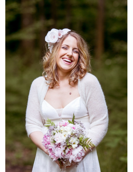 Douce et grande étole ivoire crème pour mariée 