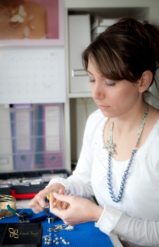 La créatrice des bijoux de mariage « Marry-me! by So Hélo »