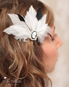 accessoire cheveux mariage style victorien avec plume et camé