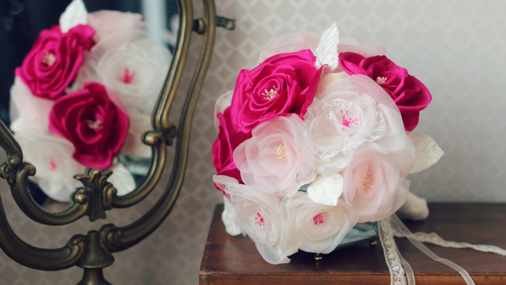 roses en soie et dentelle bouquet de mariée éternelle