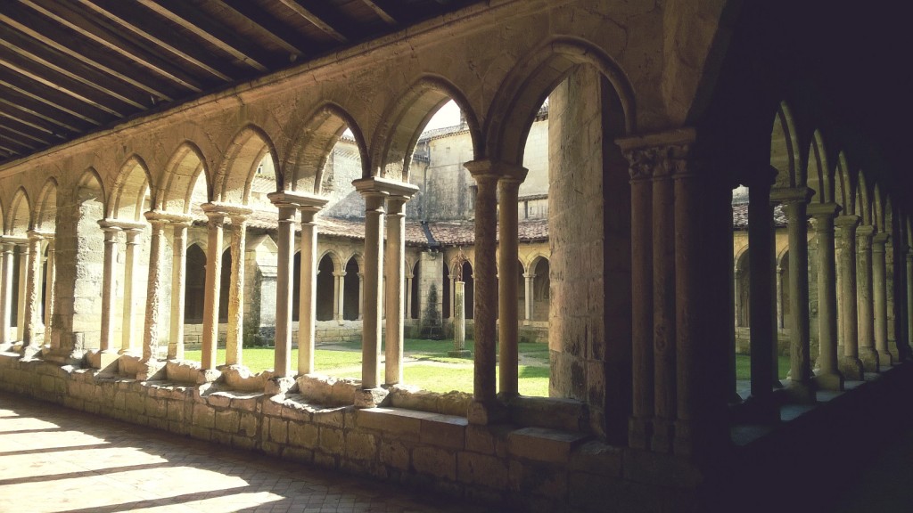 village saint Emilion Gironde vignoble cloître