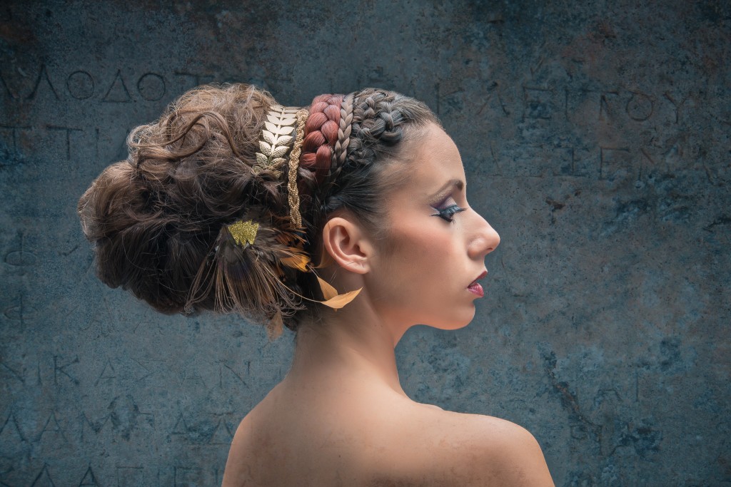 Axelle B. collection haute coiffure 2015 ornement plumes paon et chevrons